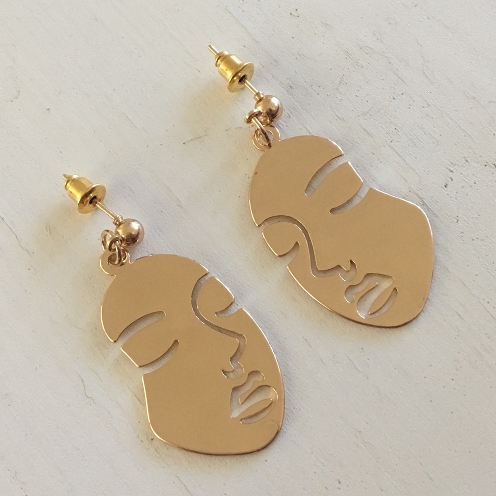 Face earrings